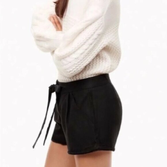 Wilfred Black Linen Allegra Shorts, size  6 - Picture 2 of 10